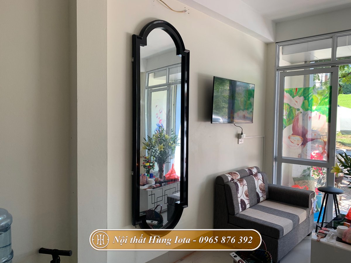Gương đen hình trụ phong cách tân cổ điển