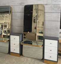 Gương cắt tóc có khay đựng dụng cụ, viền inox mạ vàng GCT50