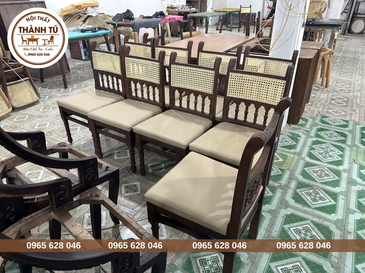 Bàn ghế trà sữa ở Kon Tum