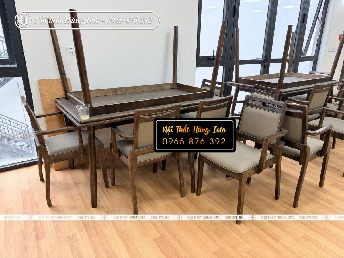 Bàn ghế ăn màu óc chó cho viện dưỡng lão