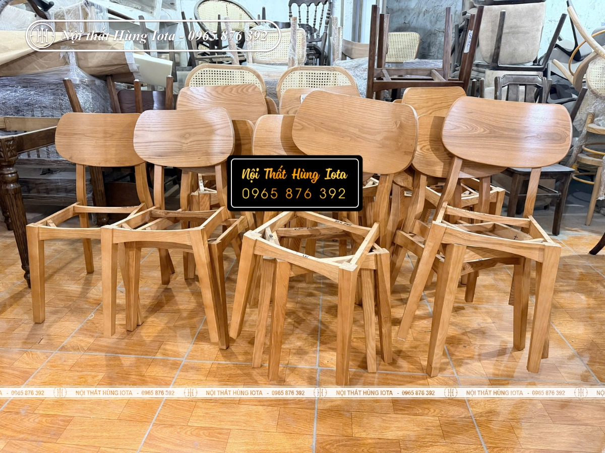 Ghế làm việc màu gỗ tự nhiên