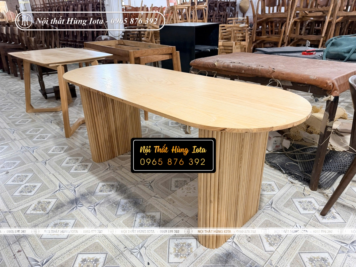 Xưởng sản xuất bàn gỗ mặt oval