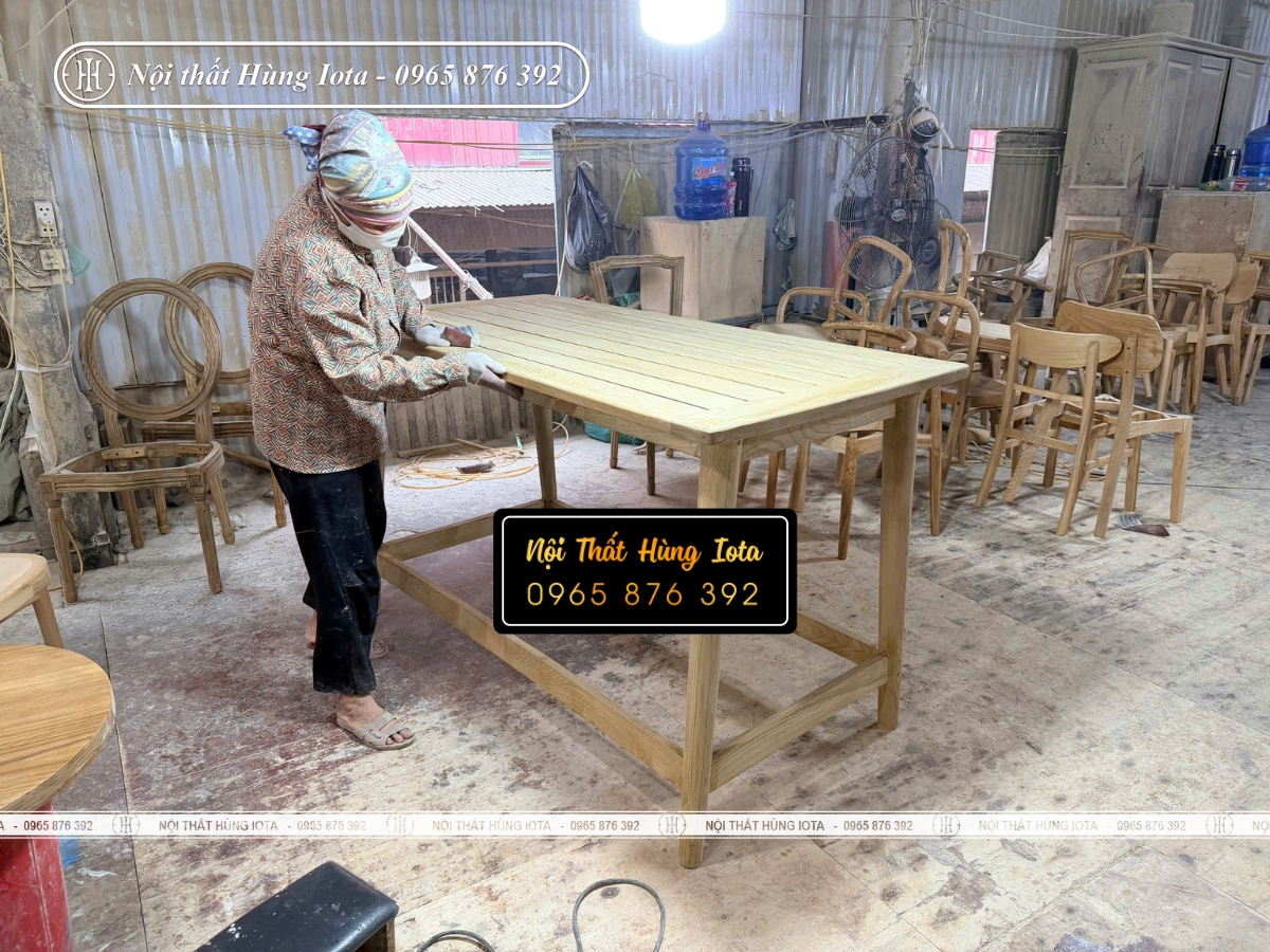 Xưởng sản xuất bàn gỗ ngoài trời hình chữ nhật