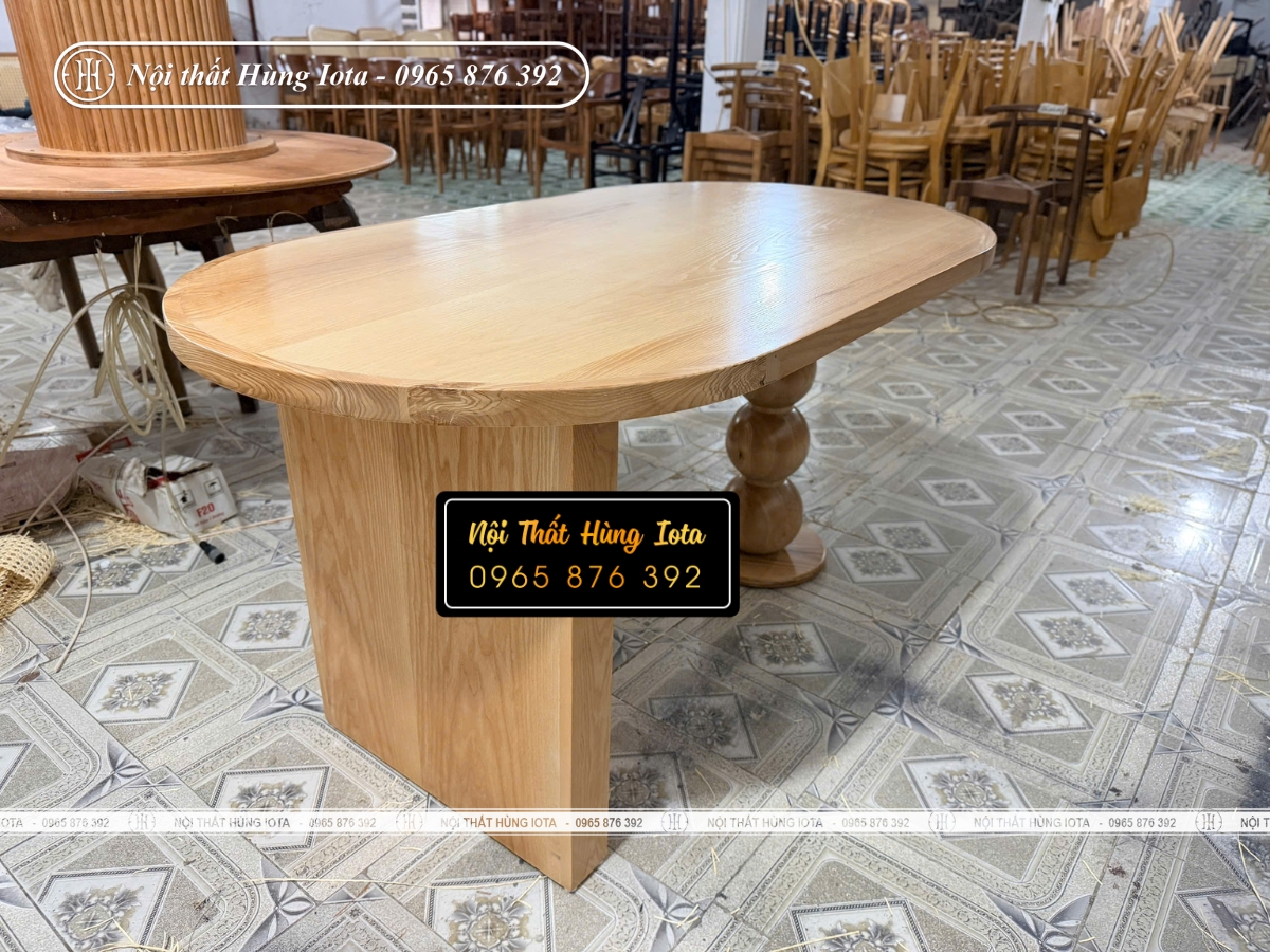 Bàn ăn mặt oval gỗ sồi