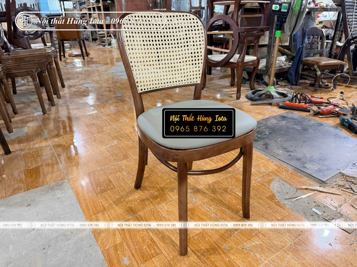 Ghế ăn tựa lưng đan mây