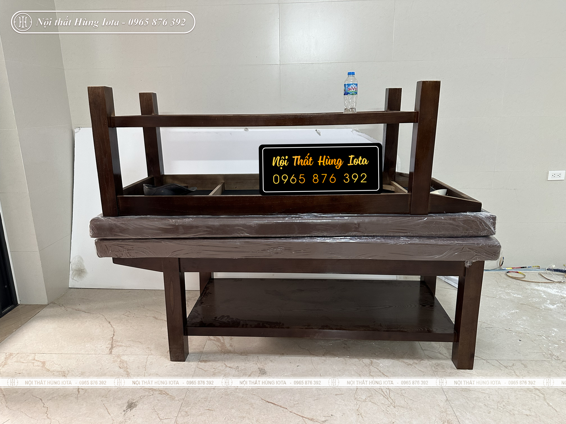 Giường massage màu nâu óc chó thiết kế đẹp
