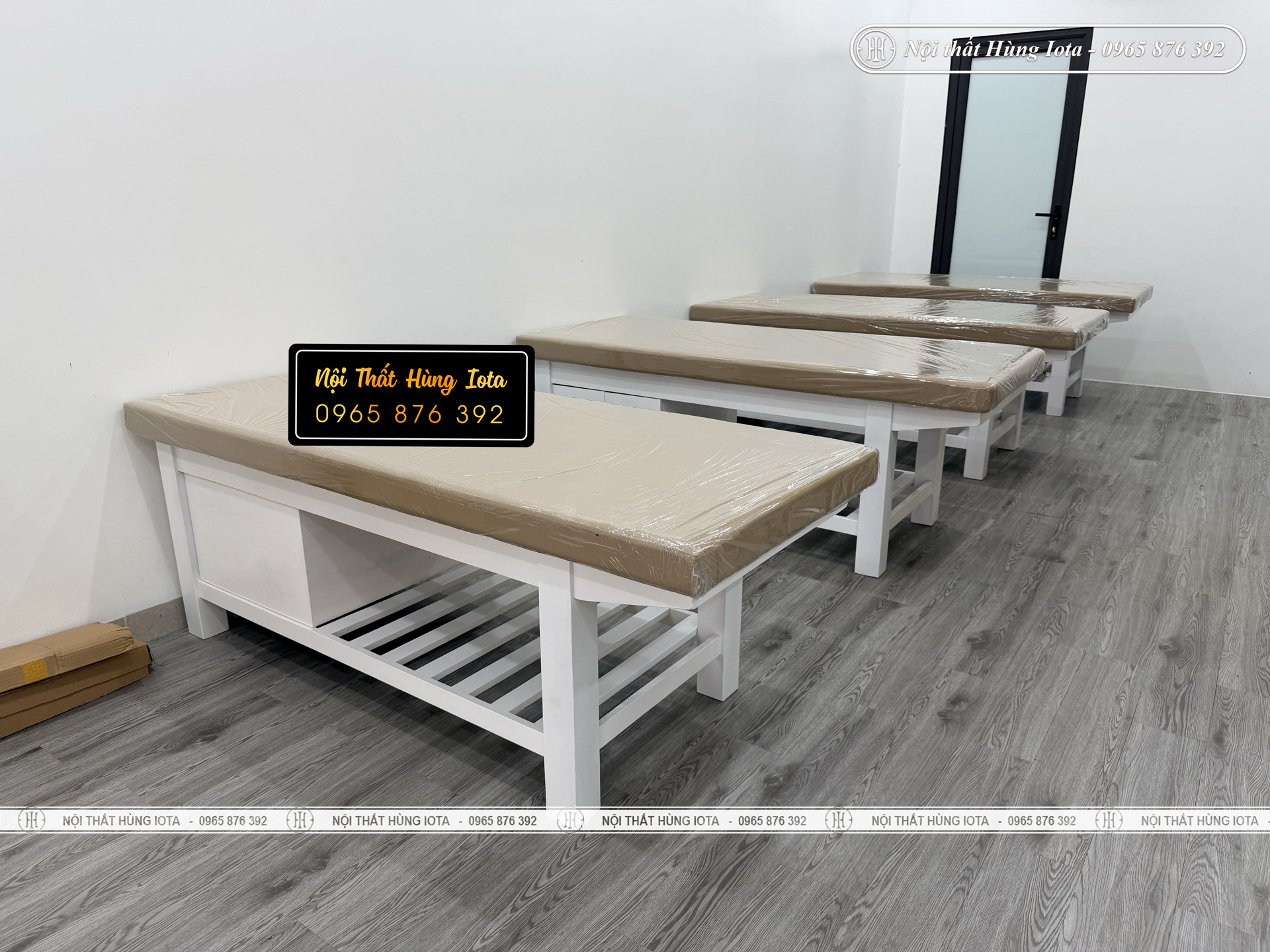 Lắp đặt giường spa chăm sóc da màu trắng ở Hà Đông